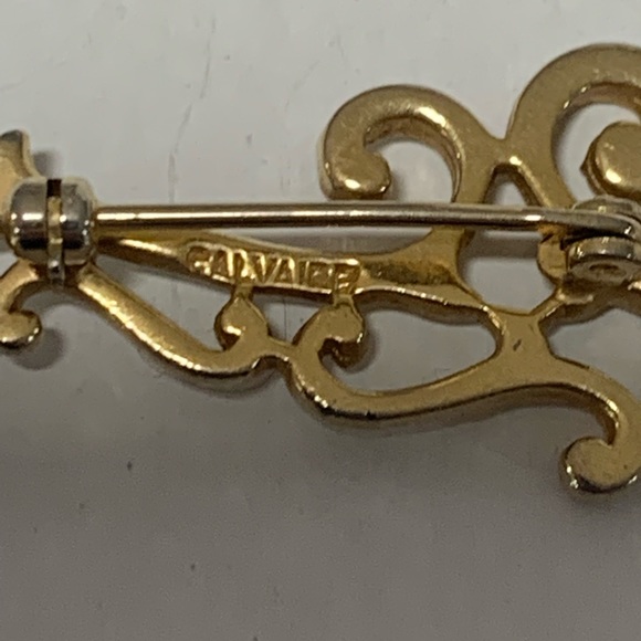 Rare Vintage Calvaire Glass Lantern Brooch - Picture 4 of 10